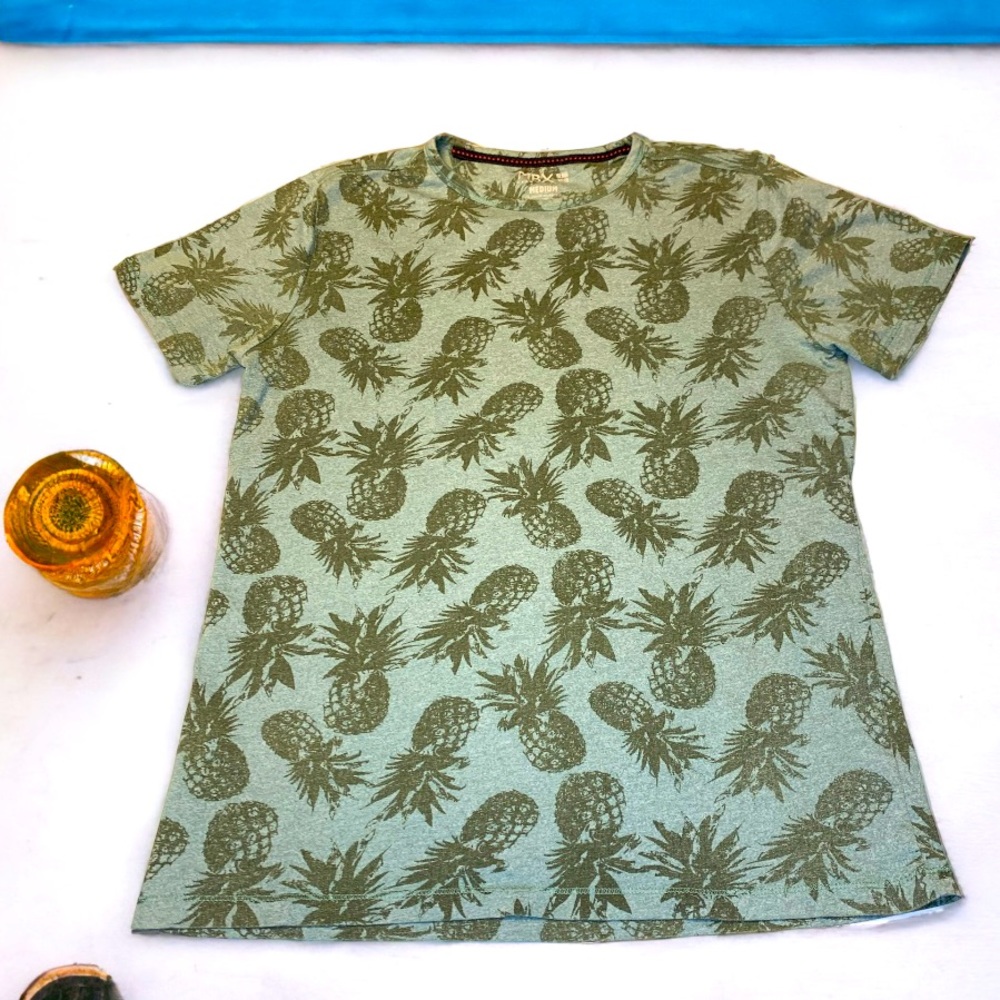 MBX Denim Men’s Pineapple 🍍 t-shirt- Medium